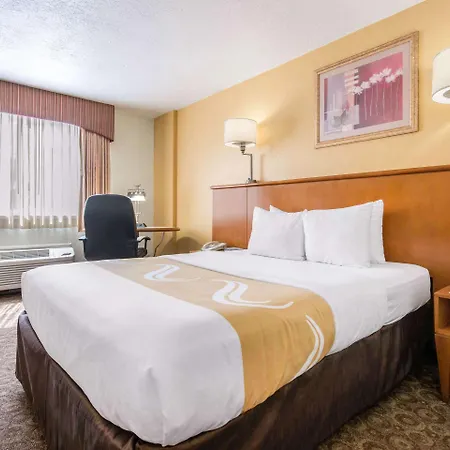 Quality Inn & Suites Near The Theme Parks Orlando Exterior photo