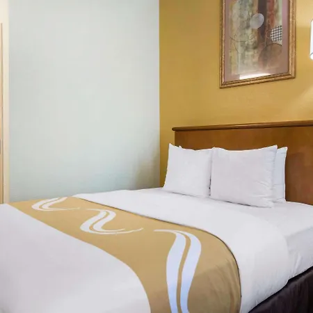 Quality Inn & Suites Near The Theme Parks Orlando Exterior photo